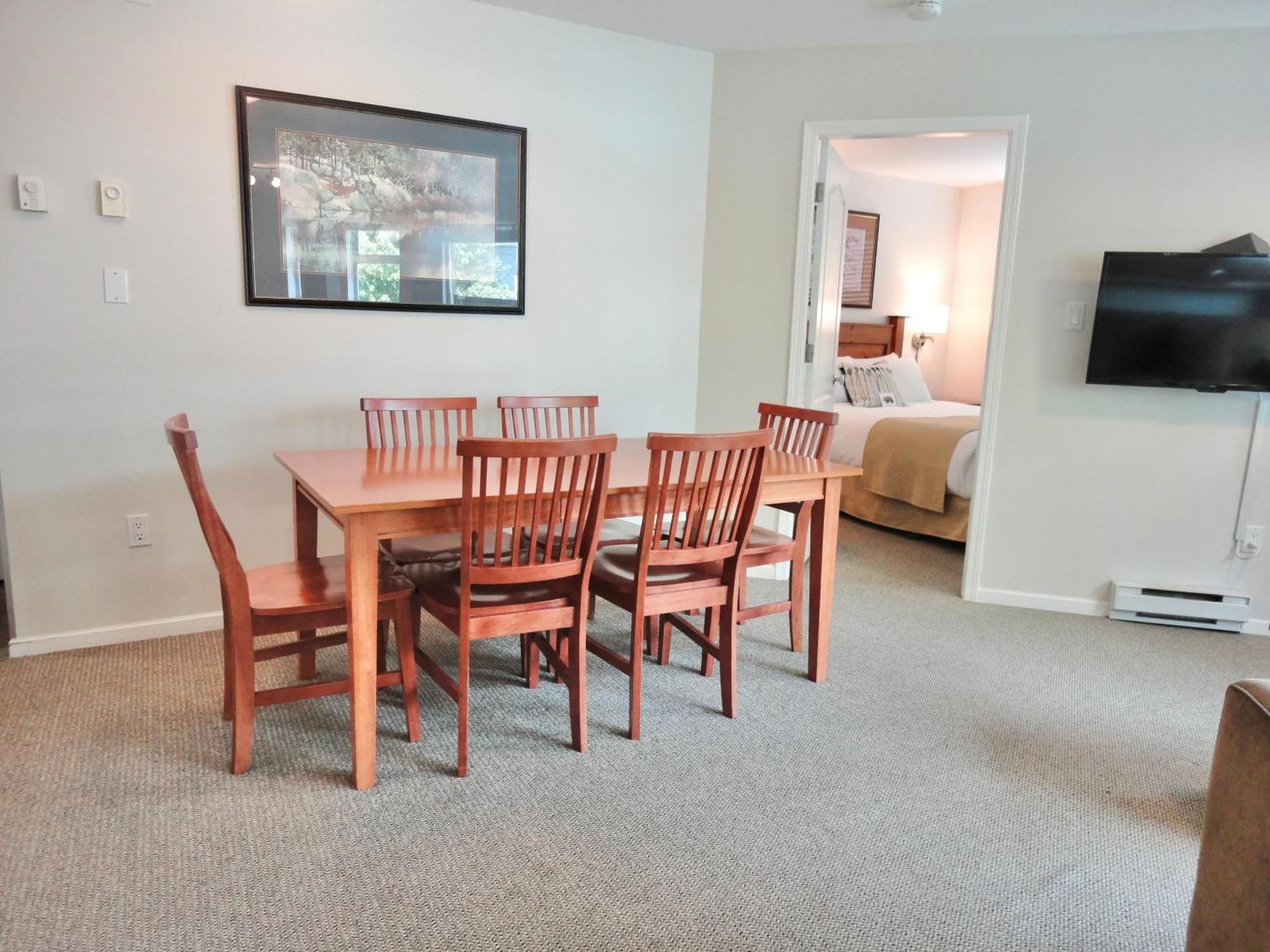Bear Lodge Two Bedroom By Mva Whistler Bagian luar foto